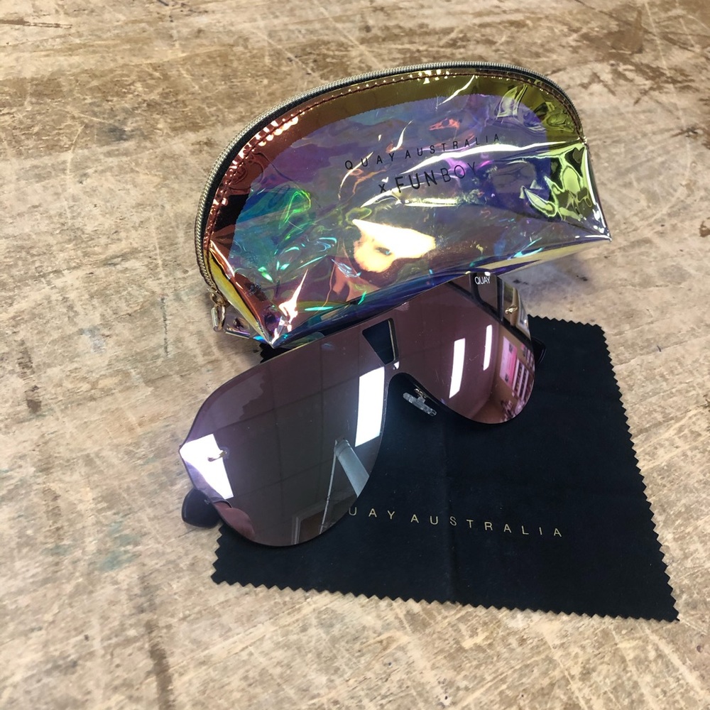 Quay fanboy sunglasses